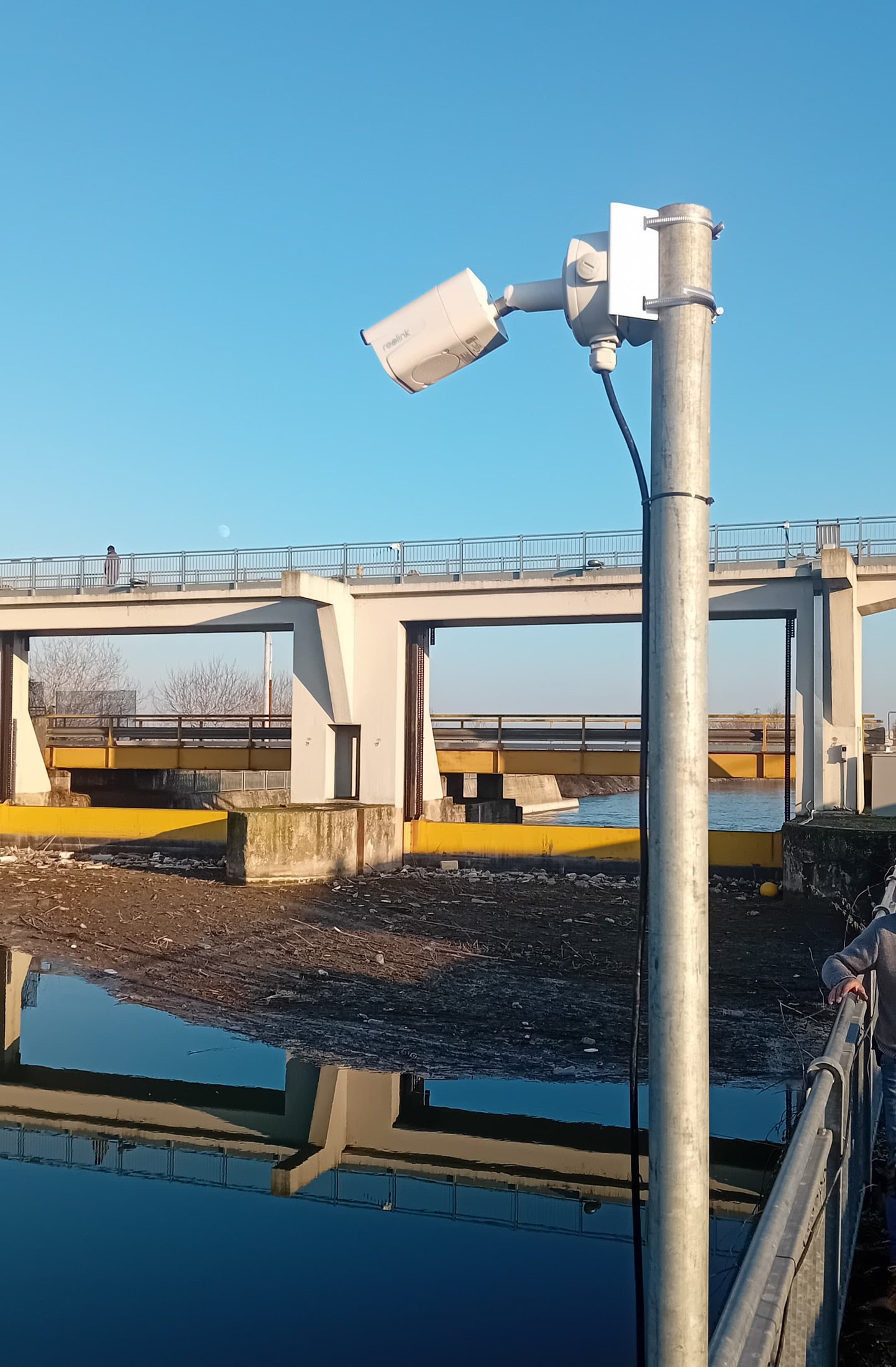 Stazione River Eye installata su un corso d'acqua